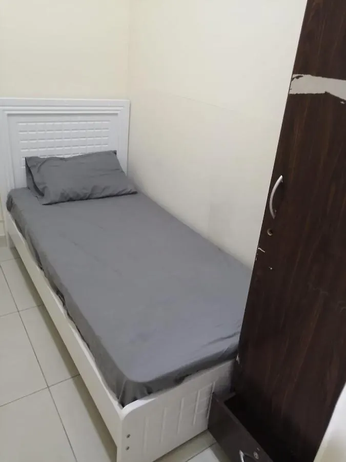Low-Priced Budget Rooms For Rent Near Dubai Dafza Habitación en casa particular