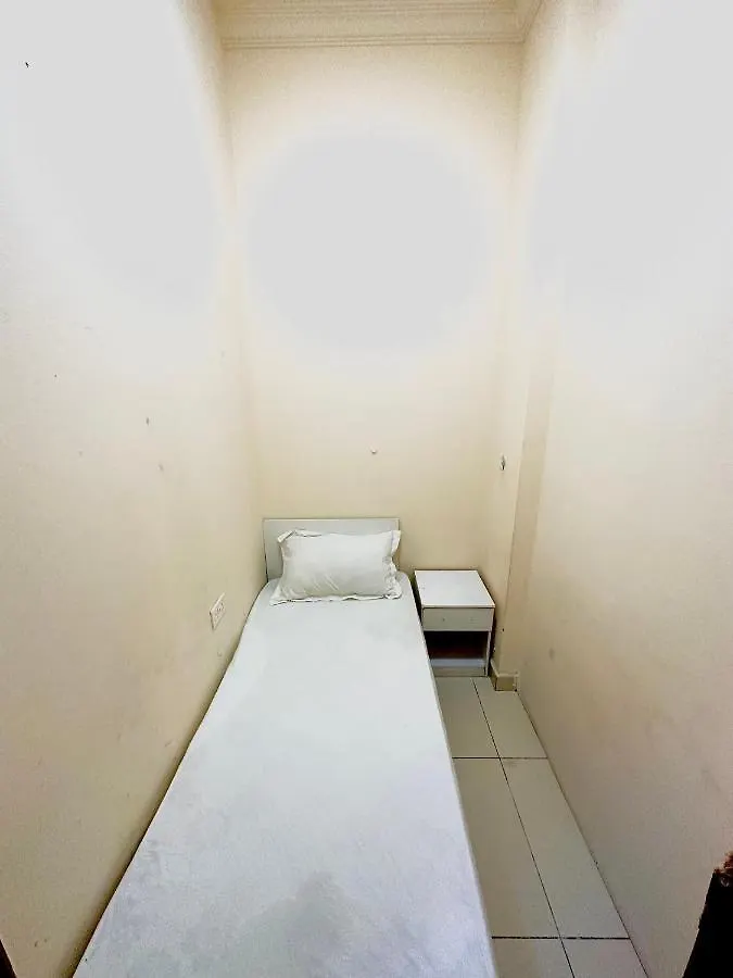Low-Priced Budget Rooms For Rent Near Dubai Dafza 0*,  Emiratos Árabes Unidos