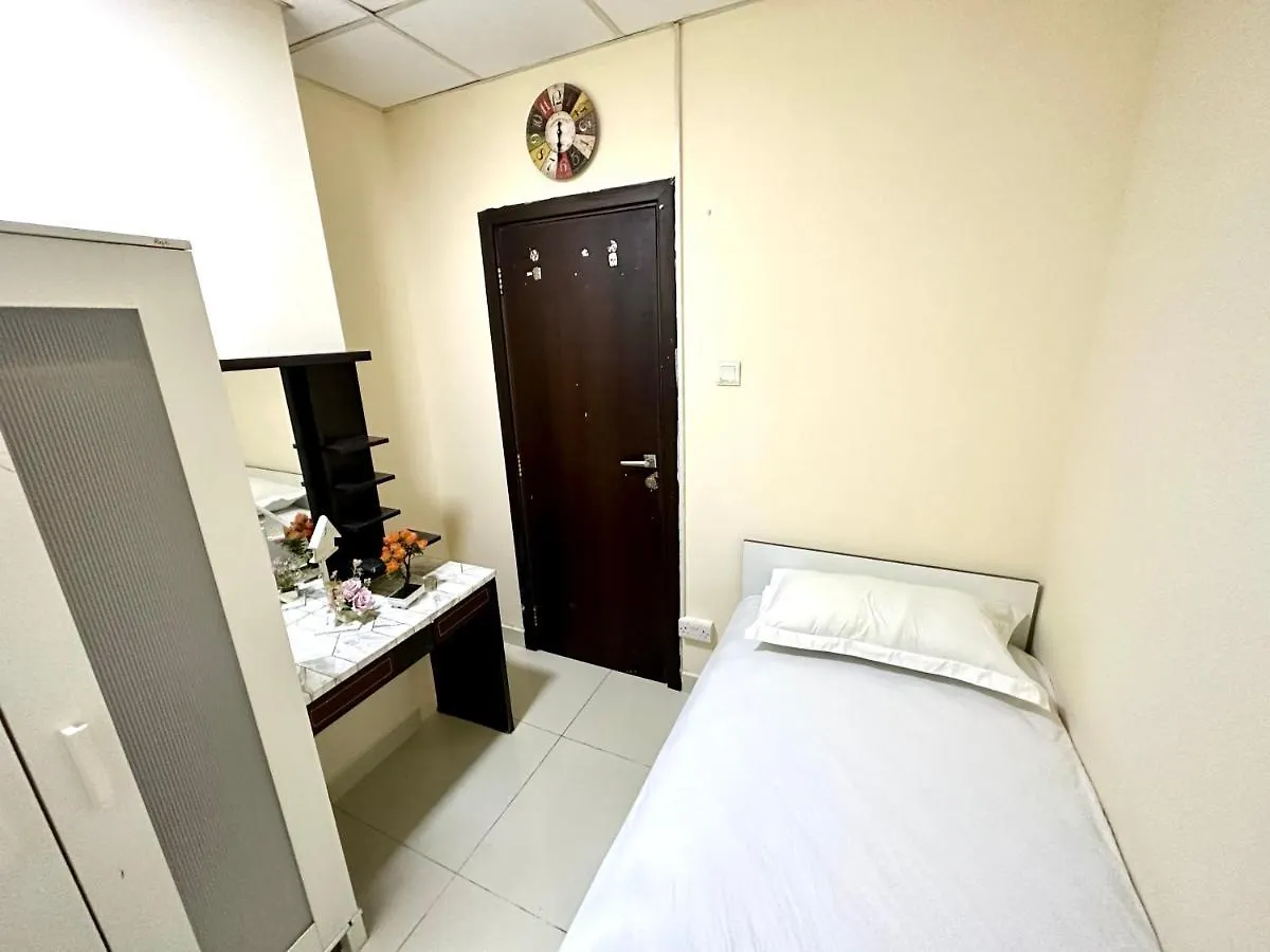 Low-Priced Budget Rooms For Rent Near Dubai Dafza Habitación en casa particular