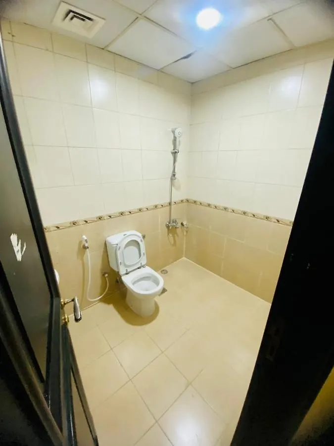 Low-Priced Budget Rooms For Rent Near Dubai Dafza Habitación en casa particular